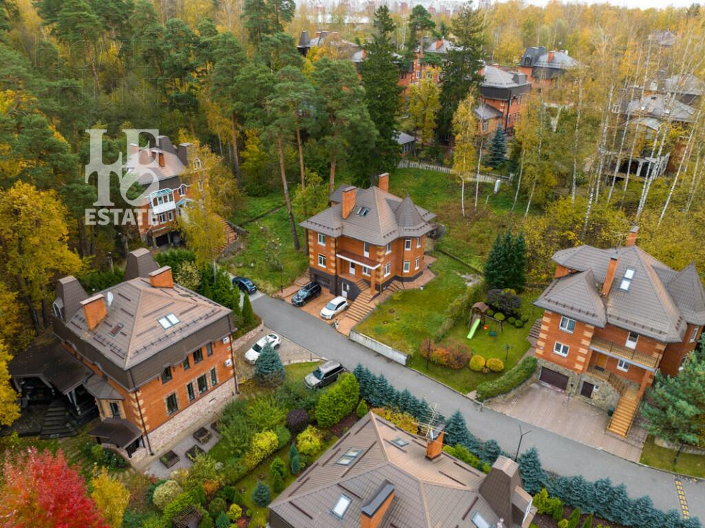 2-этажный коттедж 440.2 м² с отделкой