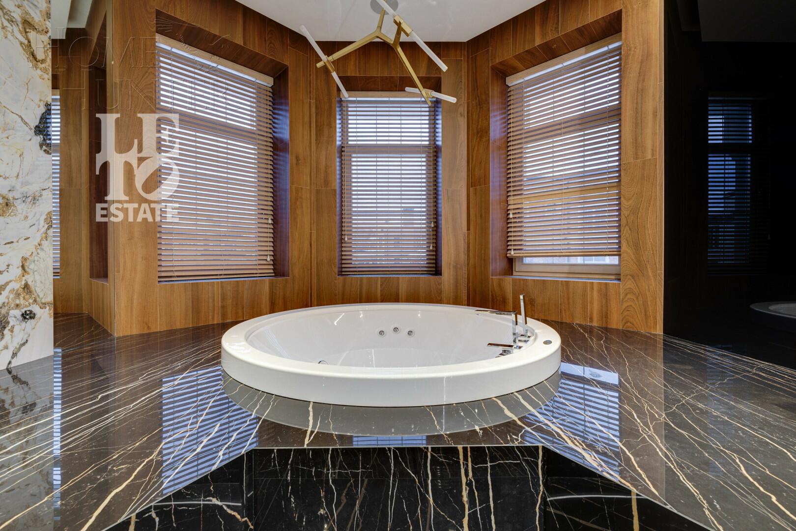 2-этажный коттедж 688 м² с отделкой