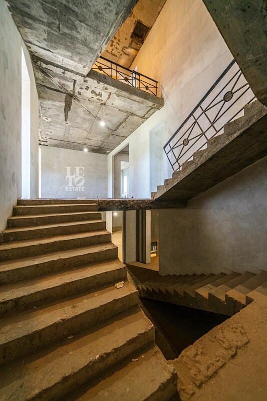 2-этажный коттедж 1 320 м² без отделки