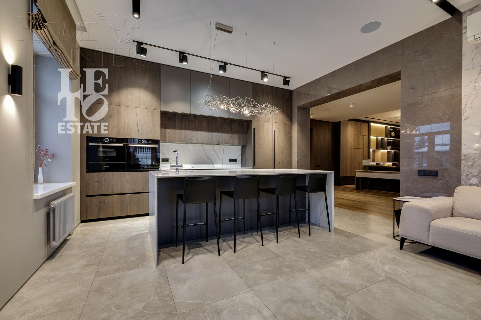 2-этажный коттедж 688 м² с отделкой