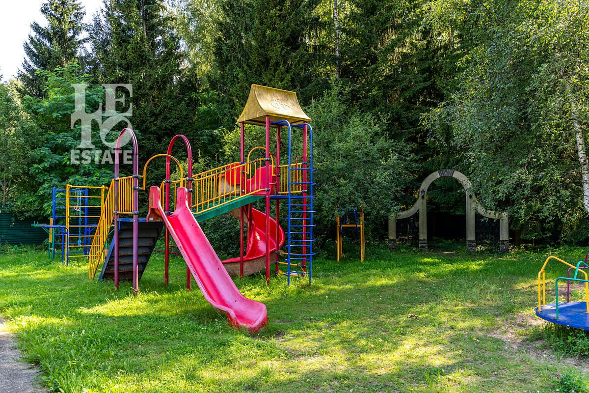 2-этажный коттедж 700 м² с отделкой