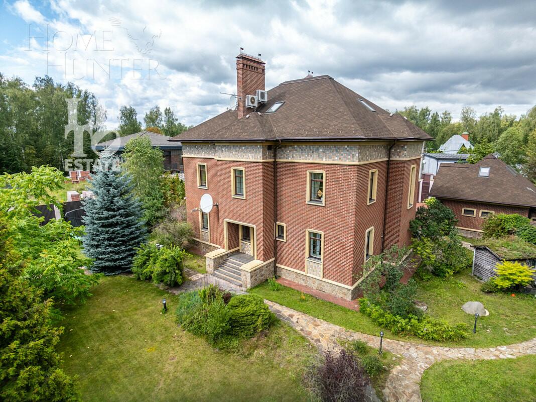 3-этажный коттедж 1 322 м² с отделкой