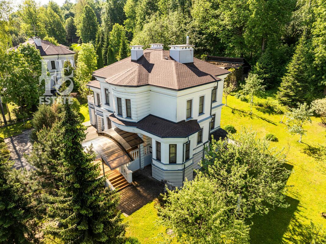 2-этажный коттедж 350 м² с отделкой