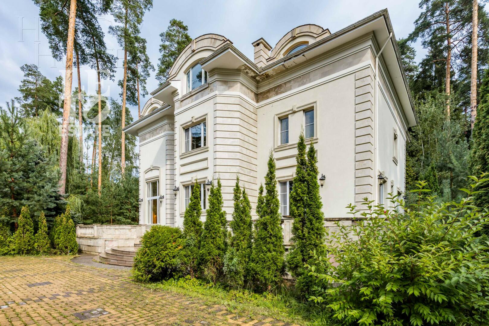 2-этажный коттедж 800 м² с отделкой