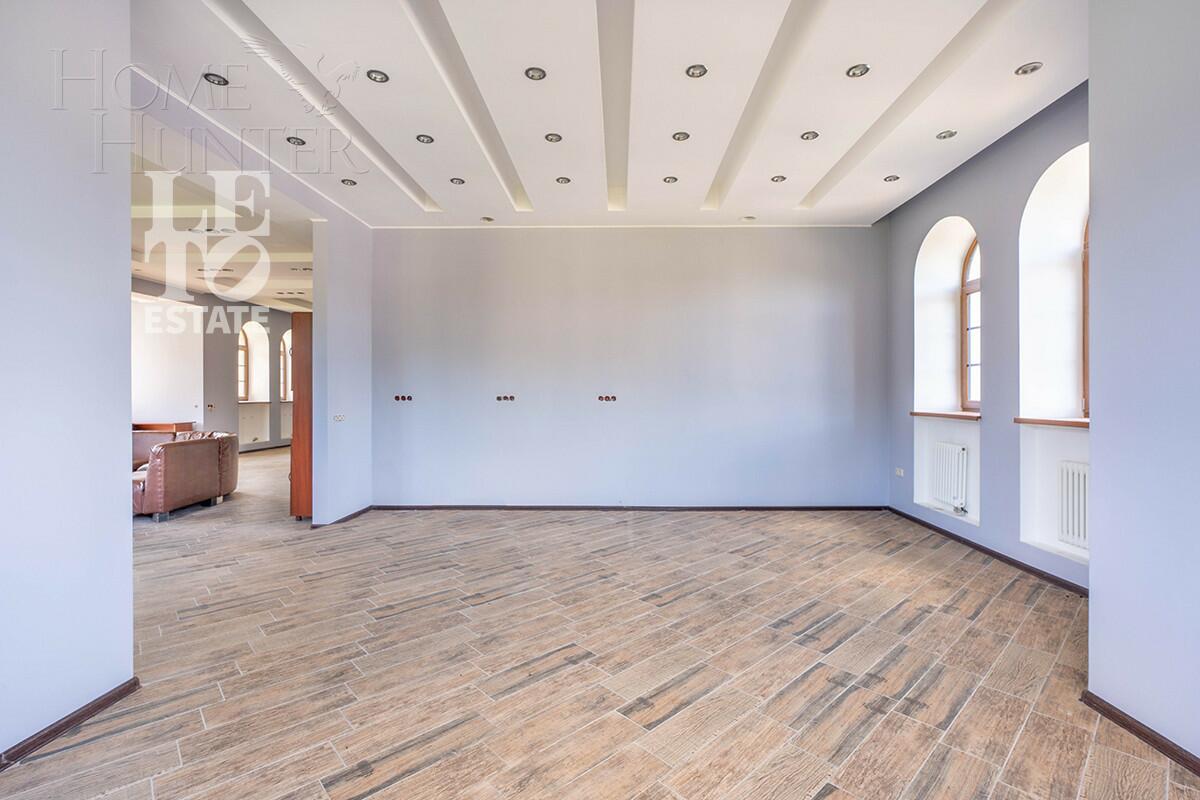 2-этажный коттедж 1 028 м² с отделкой