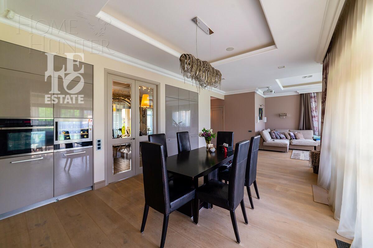 2-этажный коттедж 284.9 м² с отделкой