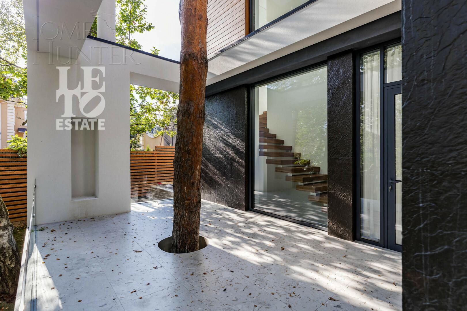 2-этажный коттедж 650 м² с отделкой