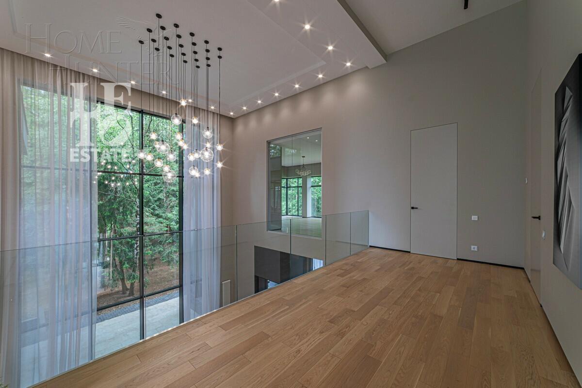 2-этажный коттедж 720 м² с отделкой