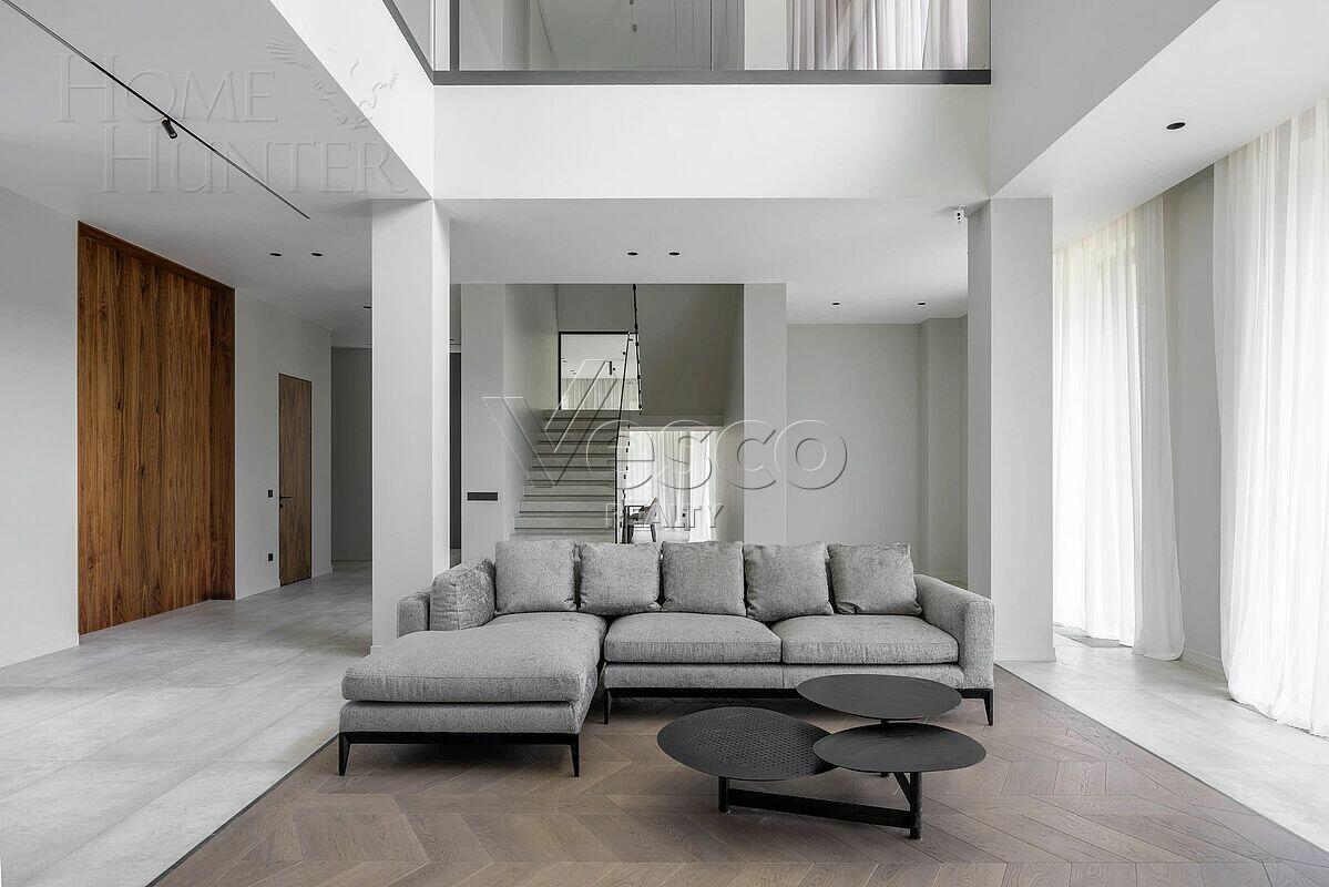 2-этажный коттедж 1 300 м² с отделкой