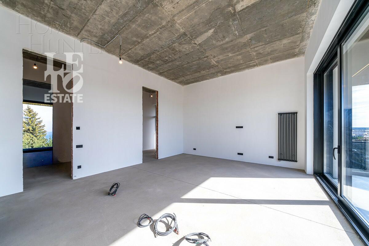 2-этажный коттедж 1 200 м² без отделки