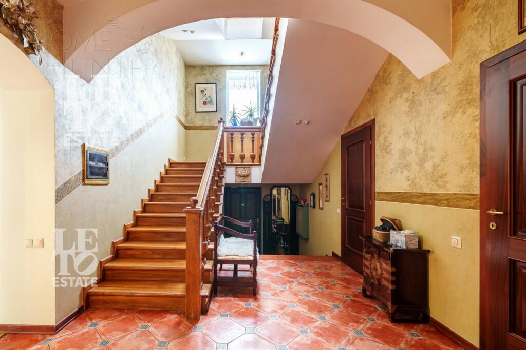 3-этажный коттедж 840 м² с отделкой