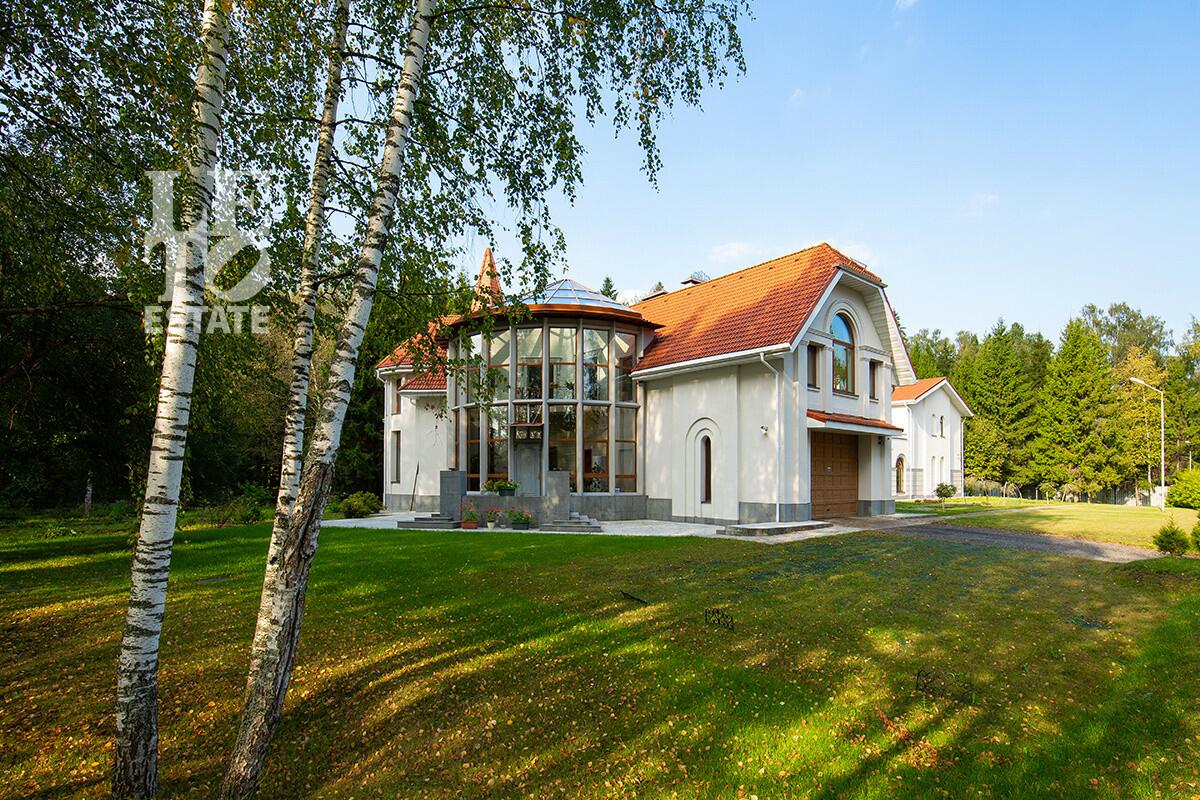 2-этажный коттедж 1 100 м² с отделкой