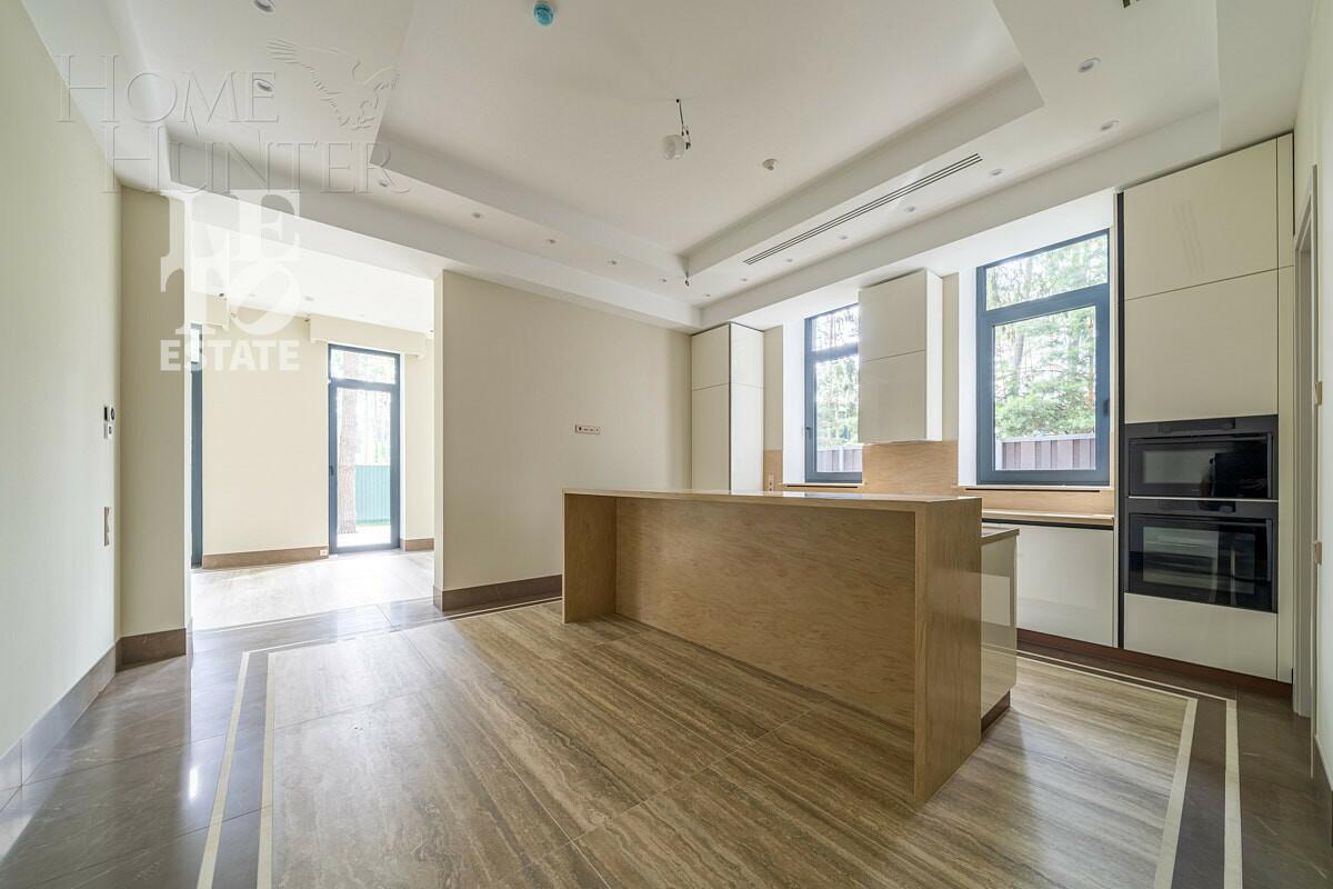 3-этажный коттедж 380 м² с отделкой