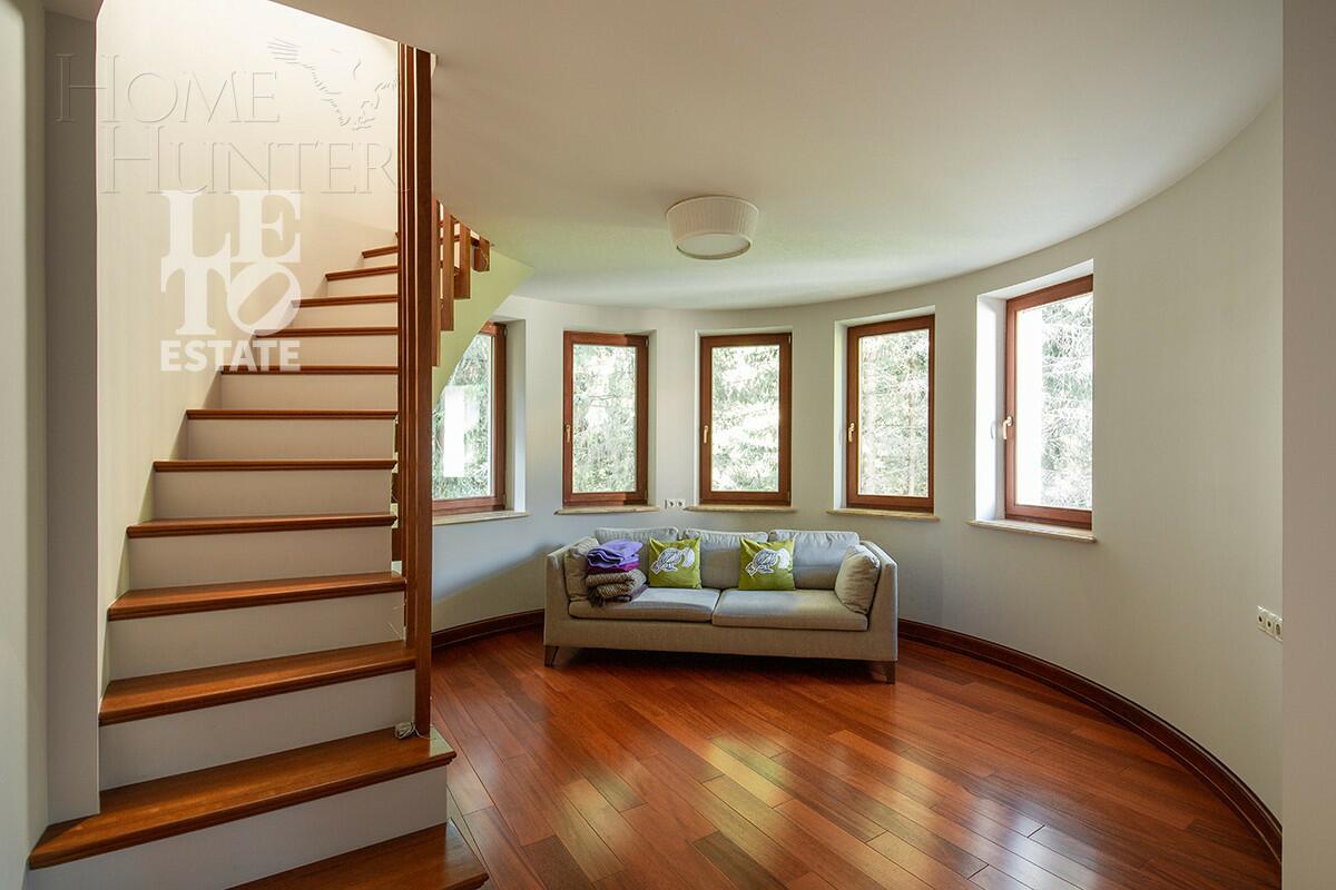 2-этажный коттедж 1 100 м² с отделкой