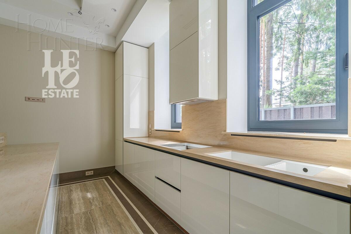 3-этажный коттедж 380 м² с отделкой