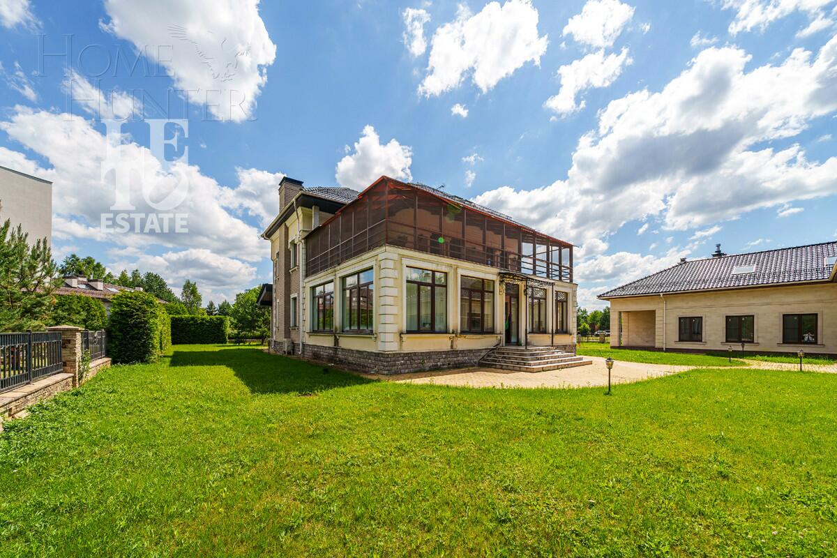 2-этажный коттедж 1 000 м² с отделкой