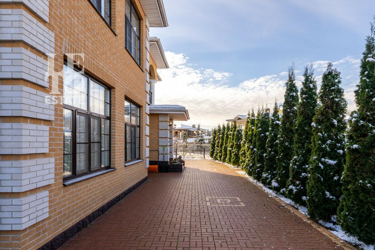 2-этажный коттедж 530 м² с отделкой