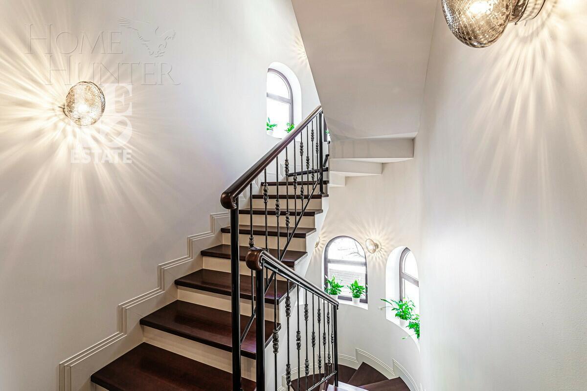 2-этажный коттедж 637 м² с отделкой