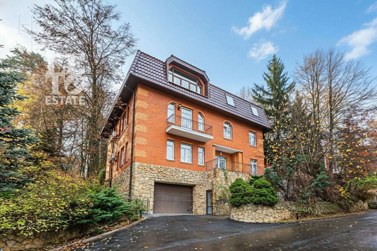 3-этажный коттедж 472 м² с отделкой