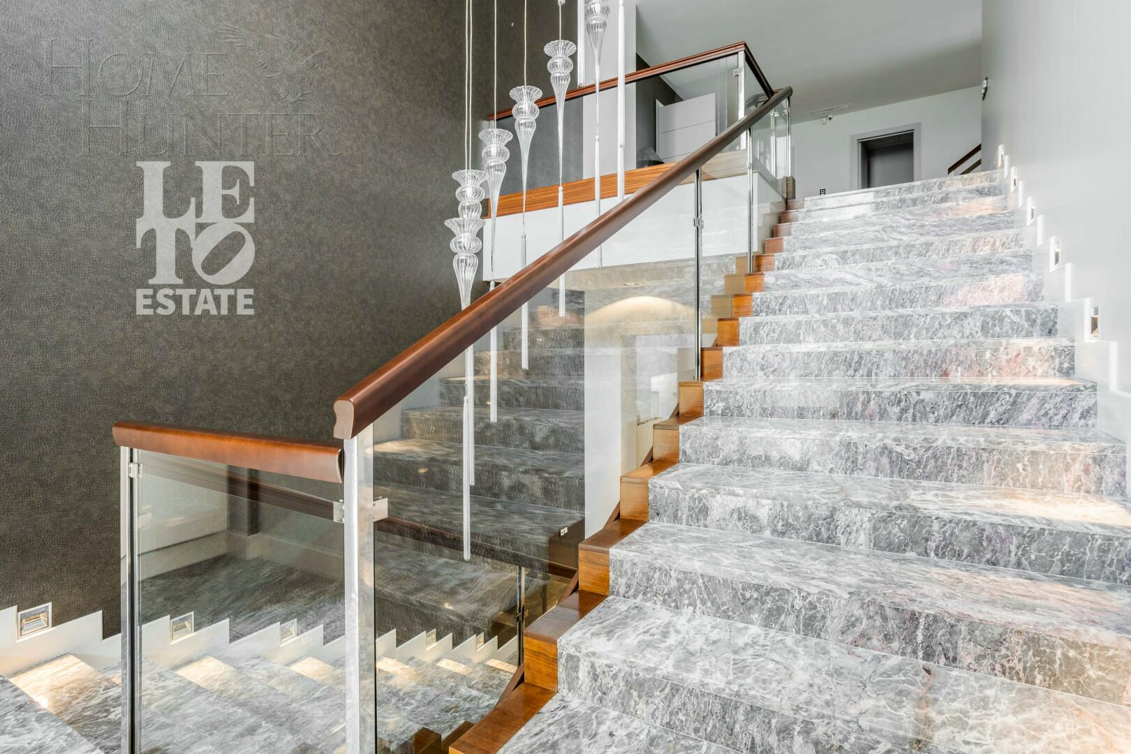 2-этажный коттедж 1 438 м² с отделкой