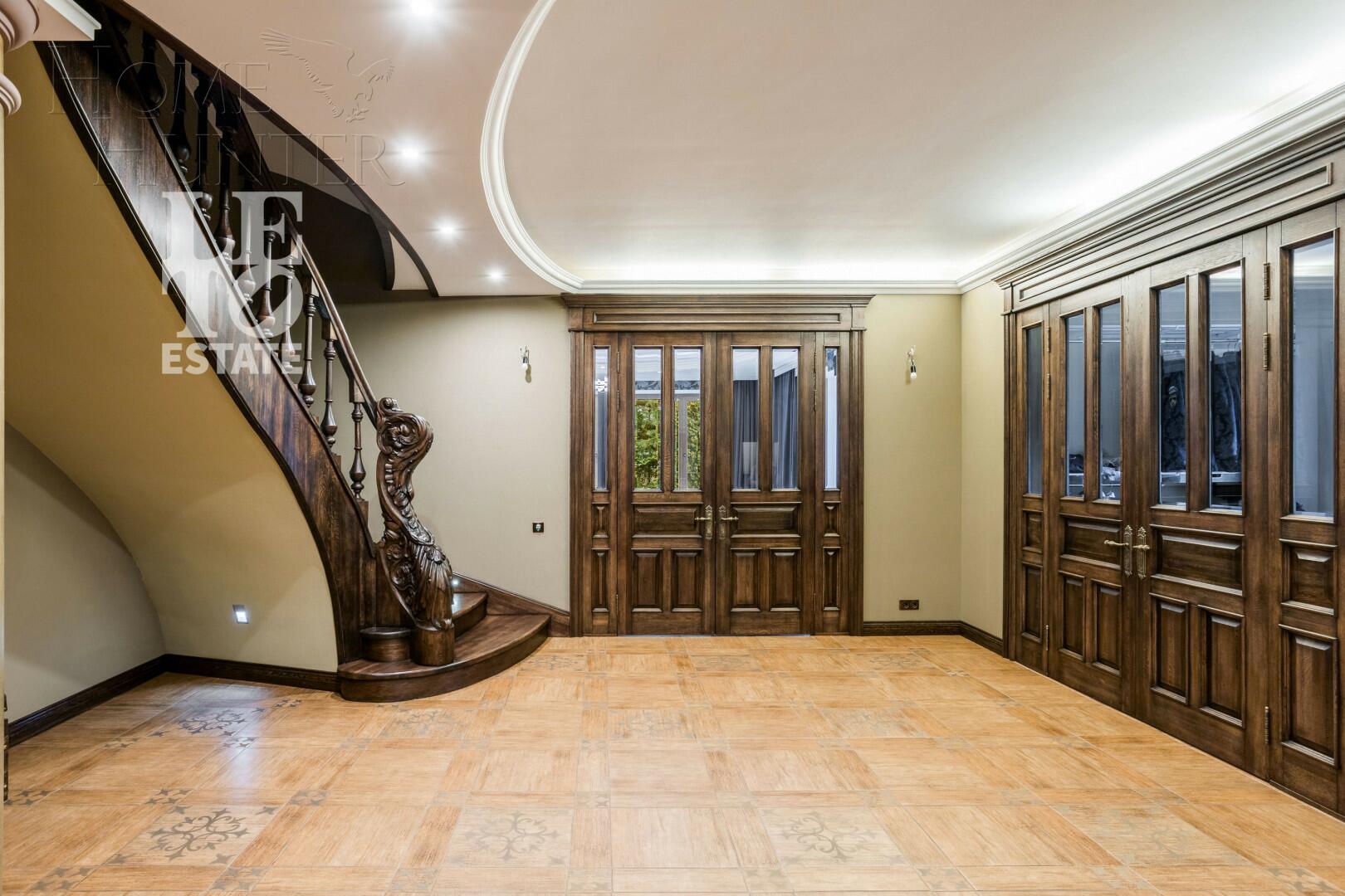 2-этажный коттедж 800 м² с отделкой