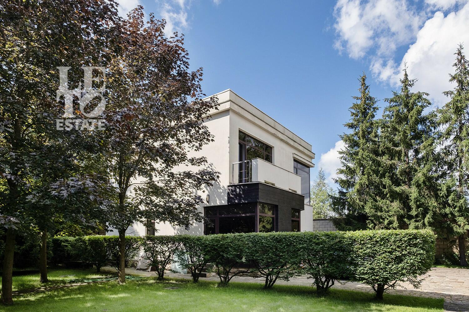 2-этажный коттедж 1 200 м² с отделкой