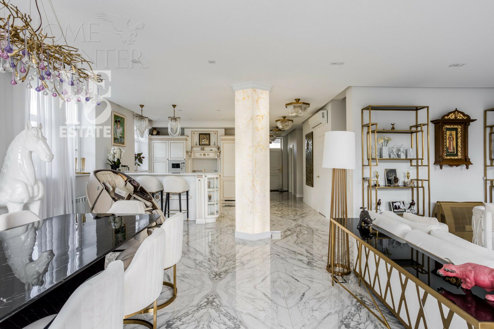 3-этажный коттедж 550 м² с отделкой