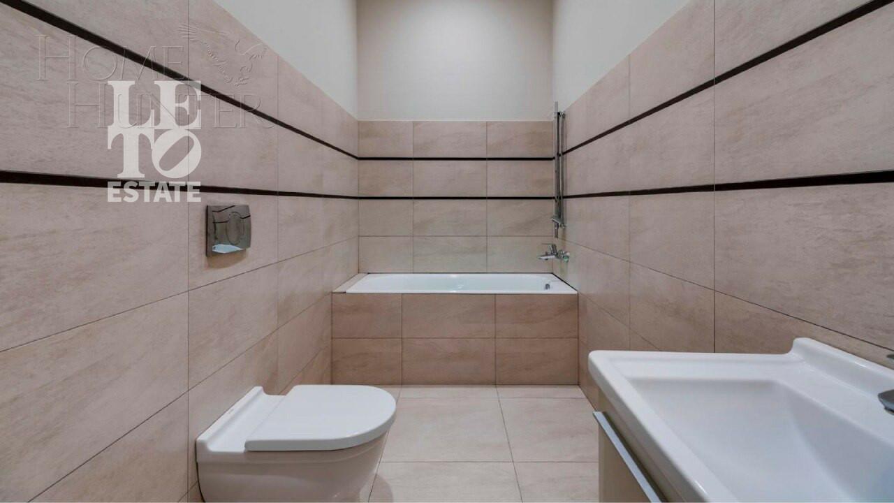 3-этажный коттедж 1 185 м² с отделкой