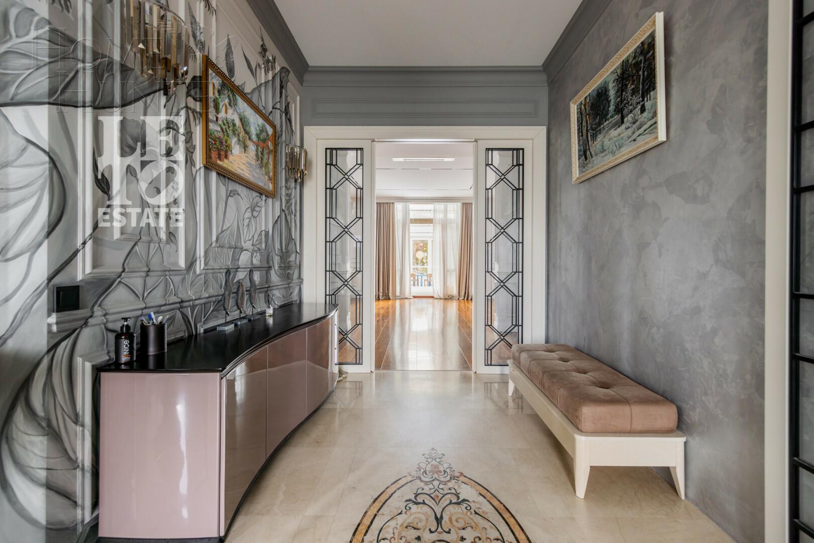 2-этажный коттедж 810 м² с отделкой