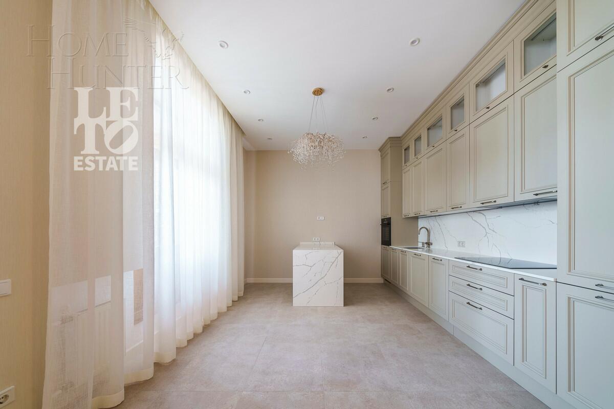 4-КОМН. КВАРТИРА С ОТДЕЛКОЙ 197.3 М² НА 4 ЭТАЖЕ