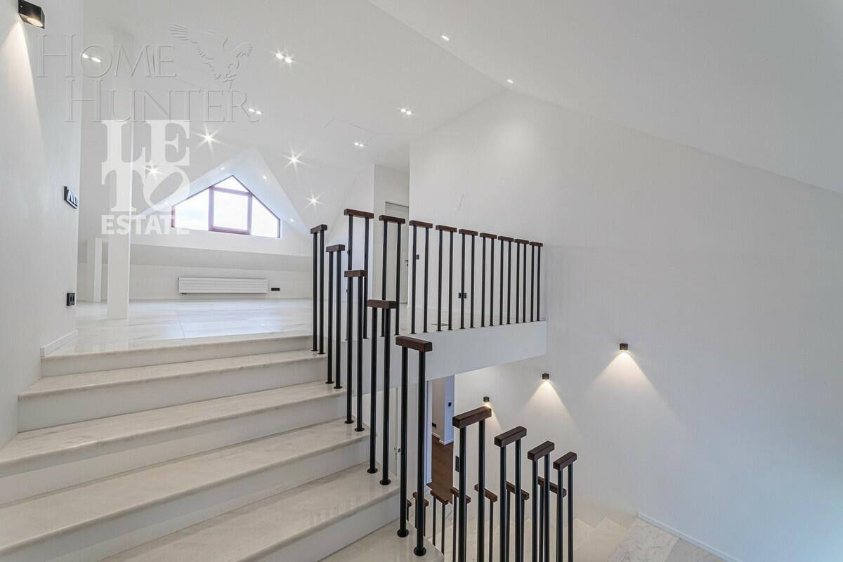 2-этажный коттедж 693 м² с отделкой