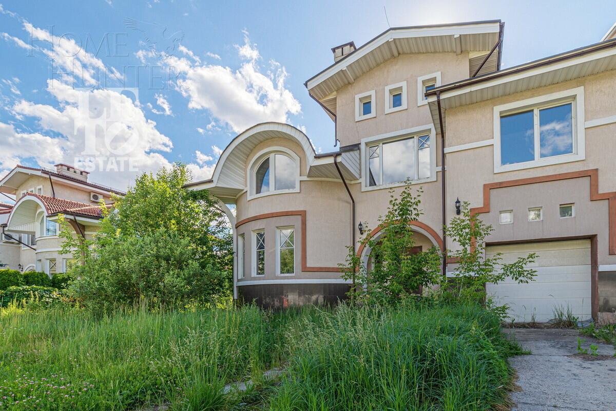 2-этажный таунхаус 330 м² без отделки