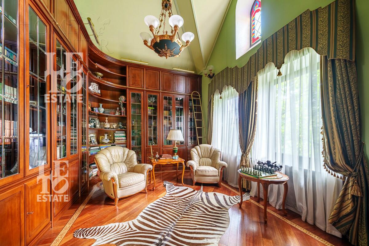 3-этажный коттедж 850 м² с отделкой