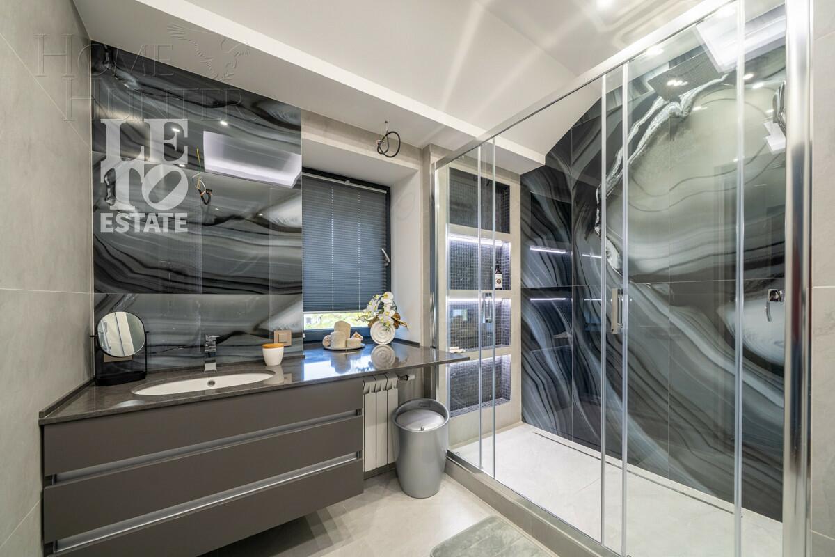 2-этажный коттедж 1 100 м² с отделкой