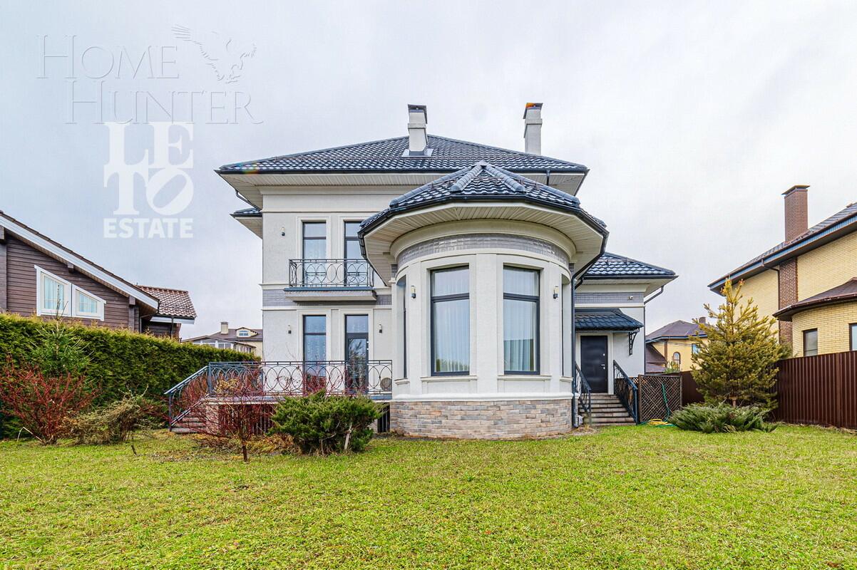 3-этажный коттедж 350 м² с отделкой