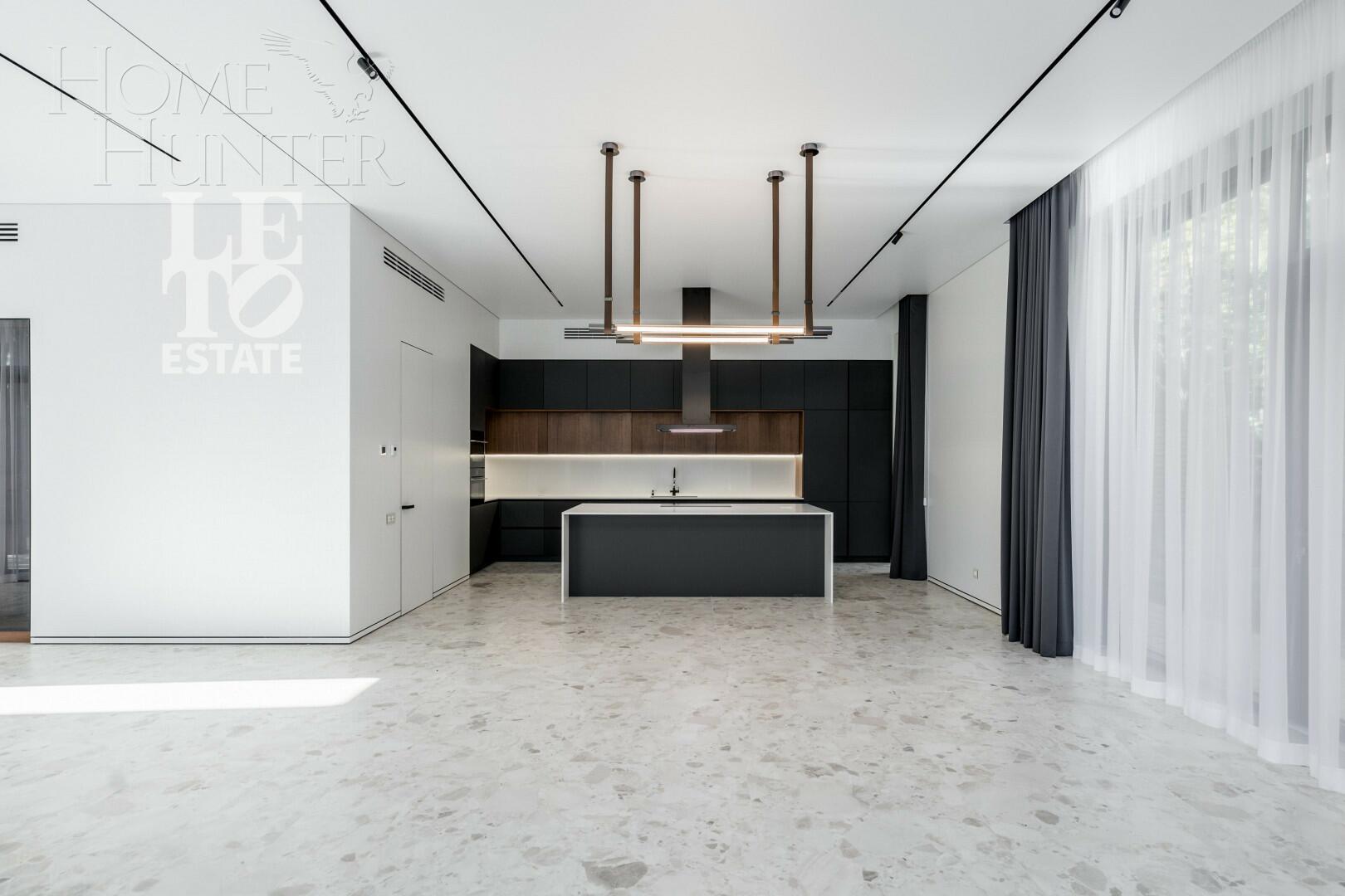 2-этажный коттедж 650 м² с отделкой