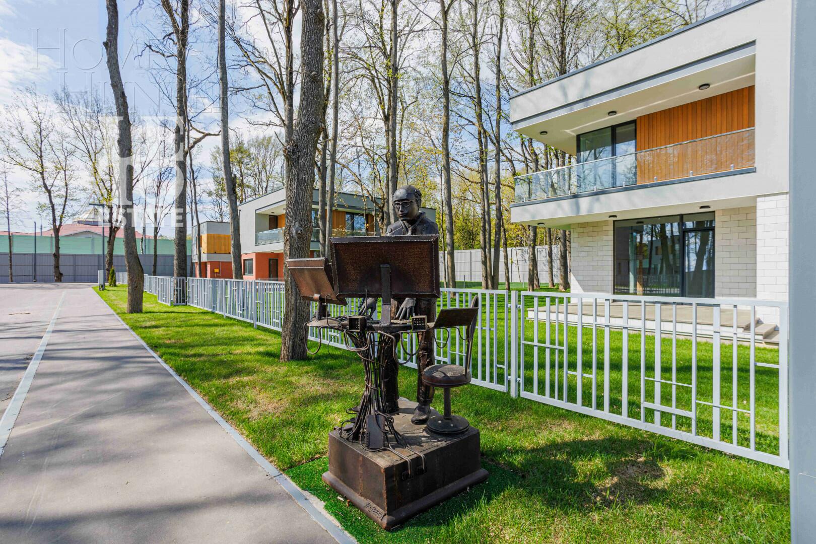 2-этажный коттедж 483.4 м² без отделки