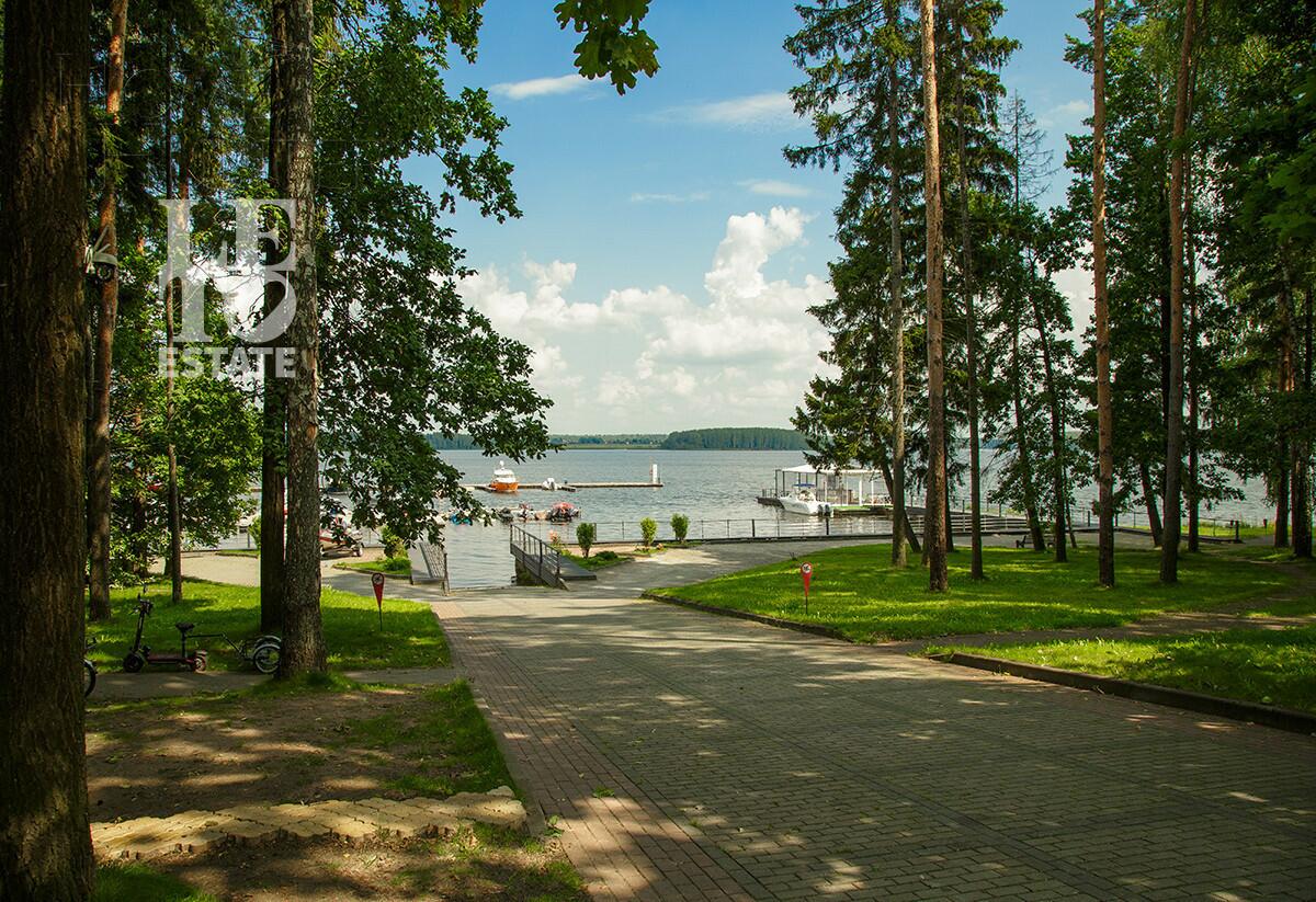 3-этажный коттедж 4 000 м² с отделкой