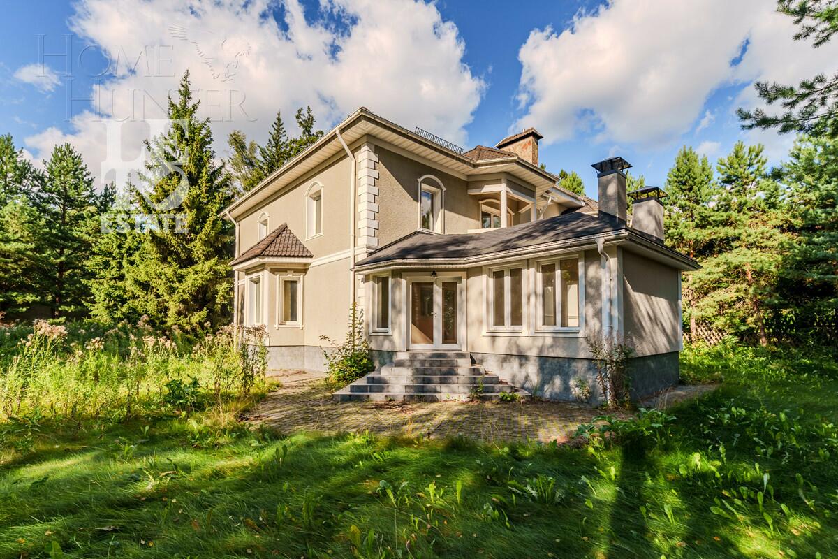 3-этажный коттедж 600 м² с отделкой