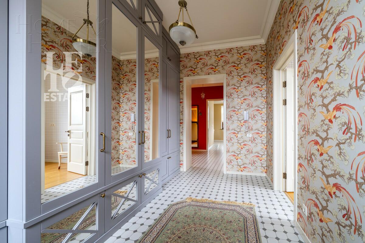 2-этажный коттедж 360 м² с отделкой