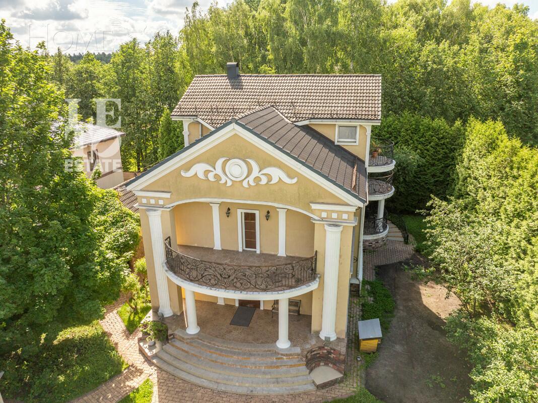 3-этажный коттедж 384.4 м² с отделкой