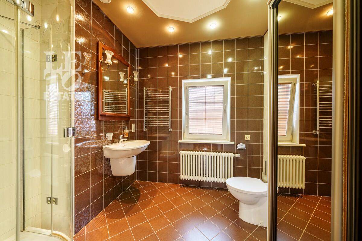 3-этажный коттедж 384.4 м² с отделкой