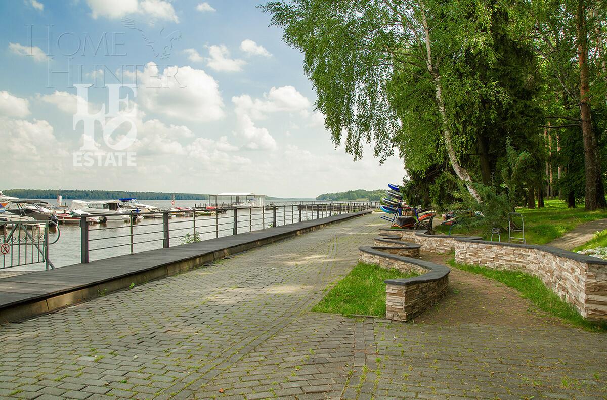 3-этажный коттедж 4 000 м² с отделкой