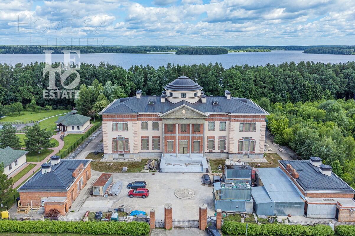 3-этажный коттедж 4 000 м² с отделкой