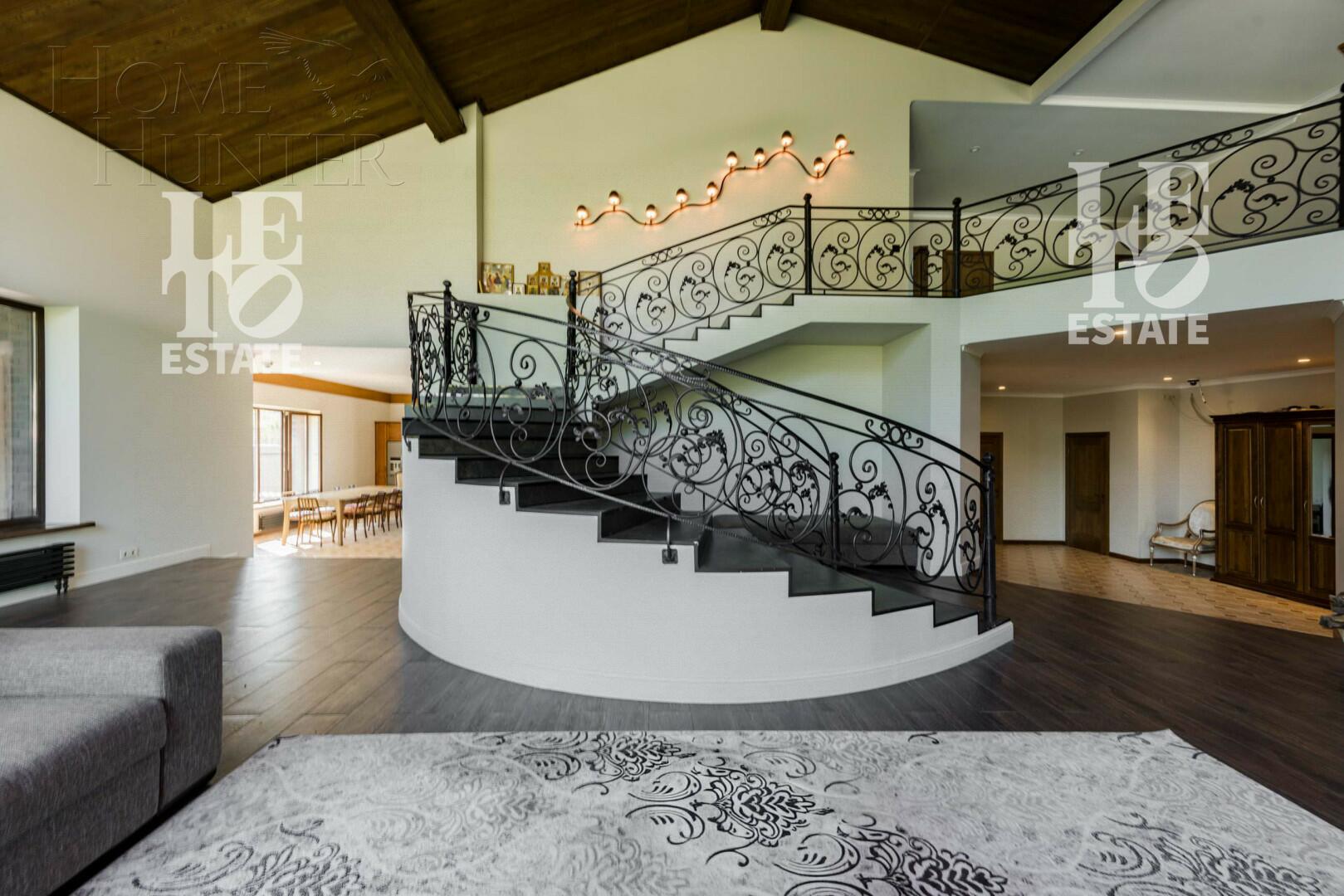 2-этажный коттедж 495.7 м² с отделкой