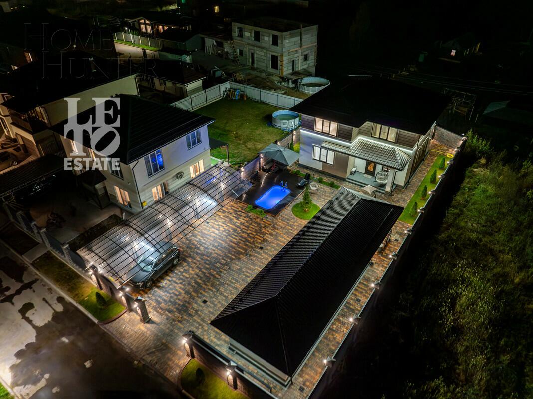 2-этажный коттедж 244 м² с отделкой