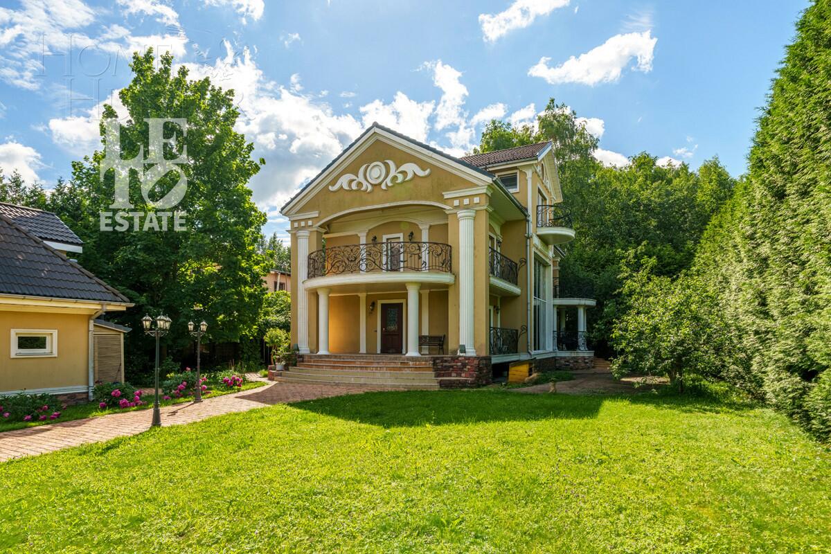 3-этажный коттедж 384.4 м² с отделкой