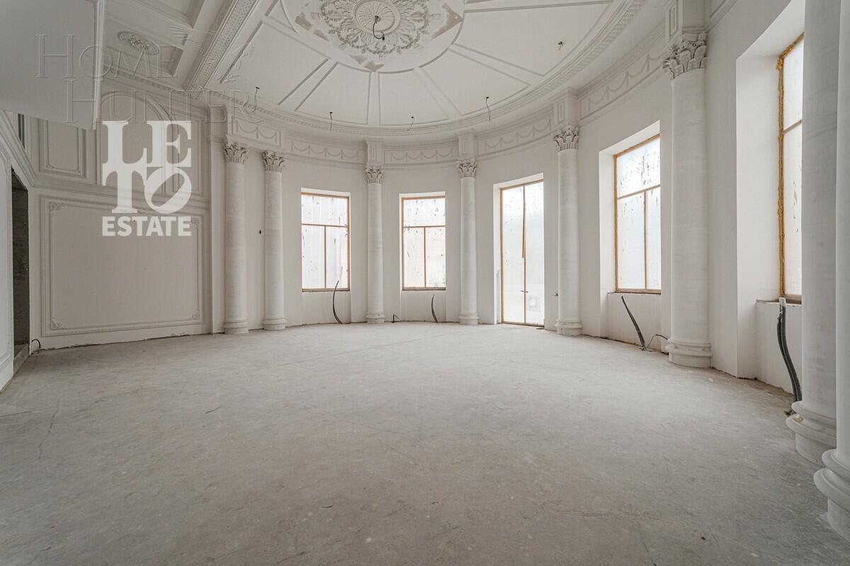 3-этажный коттедж 4 000 м² с отделкой