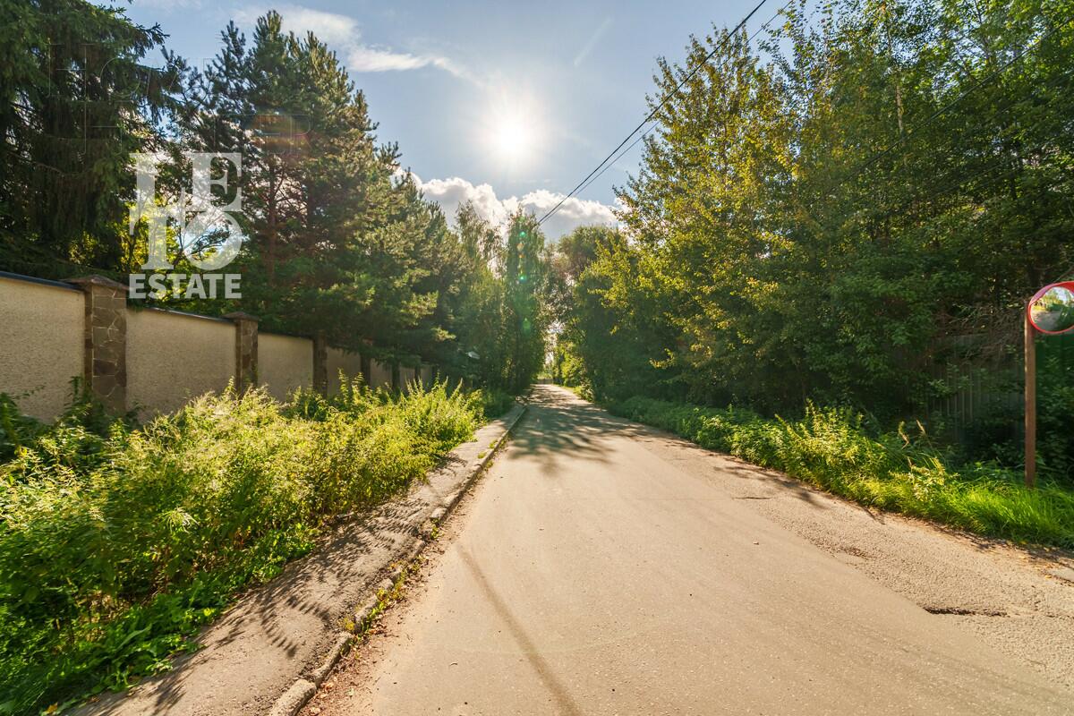 3-этажный коттедж 600 м² с отделкой