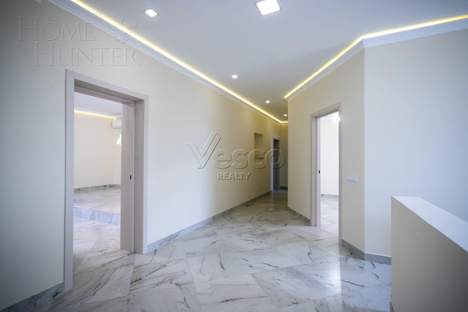 2-этажный коттедж 450 м² с отделкой